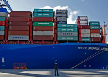 U.S. unveils plan to impose port fees on Chinese-linked ships.