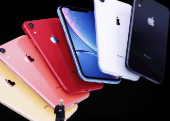 Could Trump’s tariffs on China drive up iPhone prices?