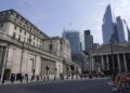 Bank of England Cuts Rates, Eyes US-UK Trade Deal