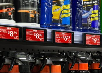 US Wholesale Prices Drop Despite Tariffs