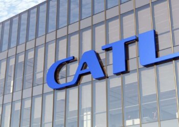 CATL Shares Jump in Hong Kong After $4.6 Billion IPO