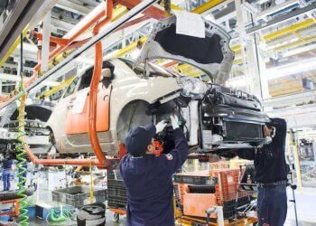 Os fabricantes de automóveis registam um aumento das vendas em abril, devido ao receio de tarifas