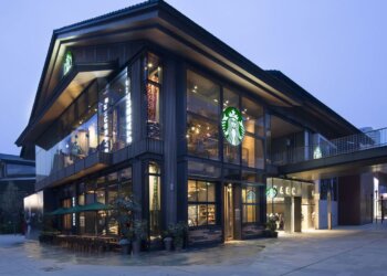 Starbucks Baristas Strike Over New Dress Code Policy