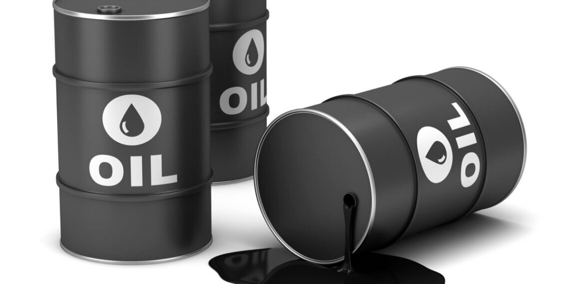 U.S. Crude Stockpiles Plunge, Fuel Inventories Rise