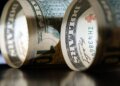 Dollar Slides on Fed Tensions, Rate-Cut Speculation