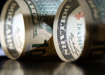 Dollar Slides on Fed Tensions, Rate-Cut Speculation