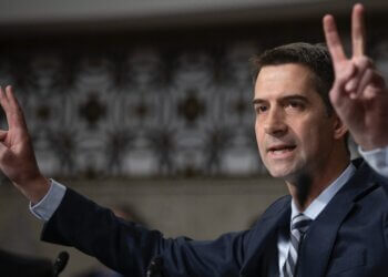 Senator Demands Pentagon Probe Microsoft’s Use of Chinese Engineers