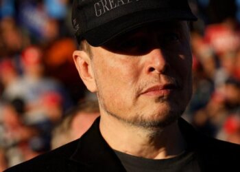 Tesla Shares Drop on Musk’s Political Distraction